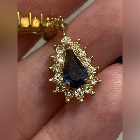 Vintage Roman Gold Tone Simulated Blue Sapphire Pendant Necklace - Picture 4 of 4